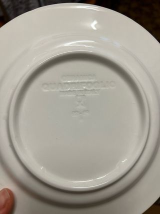 Plato decorativo amarillo con flores