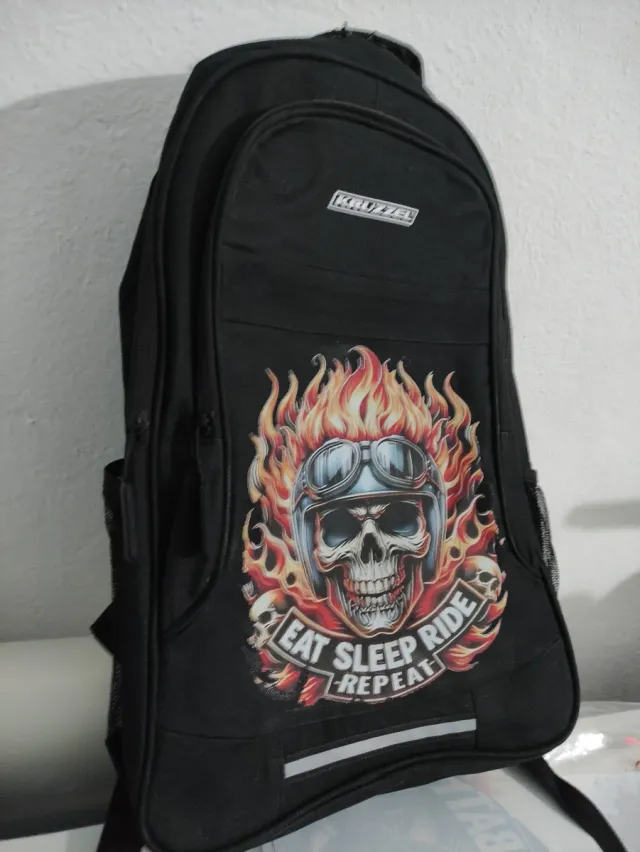 Mochila Kruzzel One Last Kiss Negra