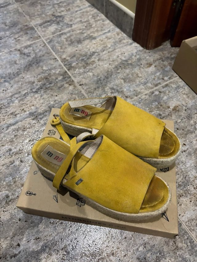 Sandalias Mustang Amarillas