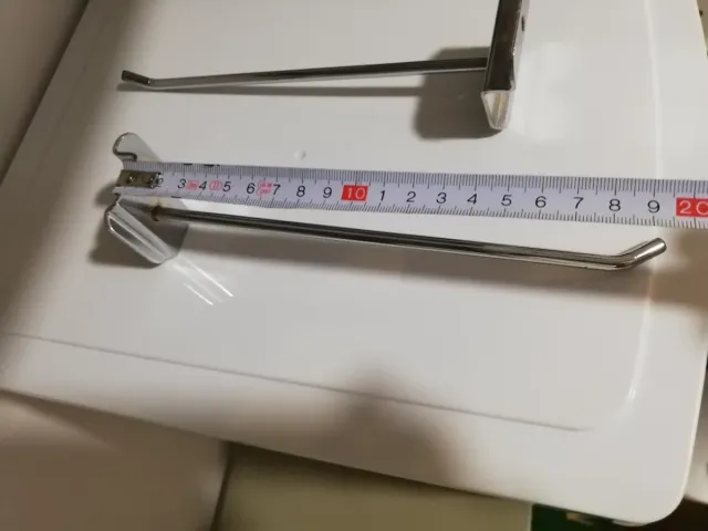 Ganchos metálicos farmacia