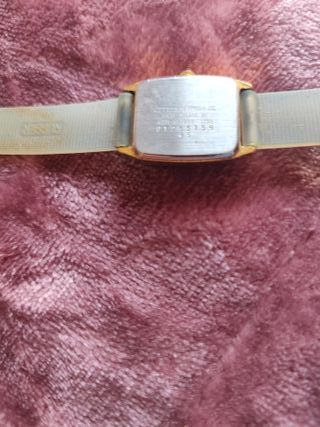 Reloj Citizen Quartz Dorado y Gris