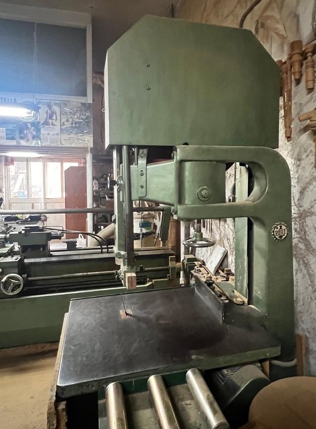 Sierra de cinta carpintería profesional