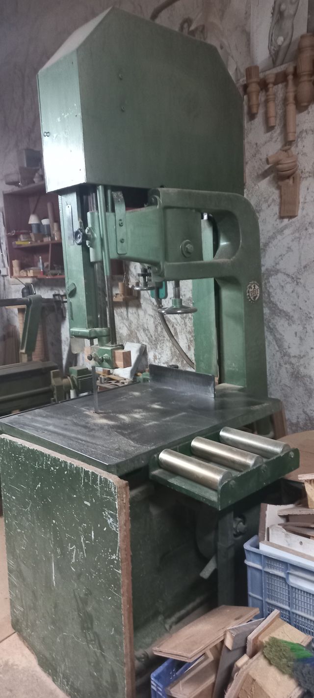 Sierra de cinta carpintería profesional