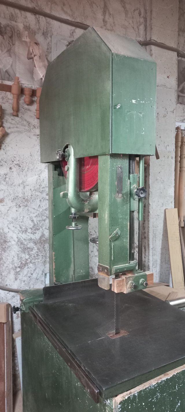 Sierra de cinta carpintería profesional