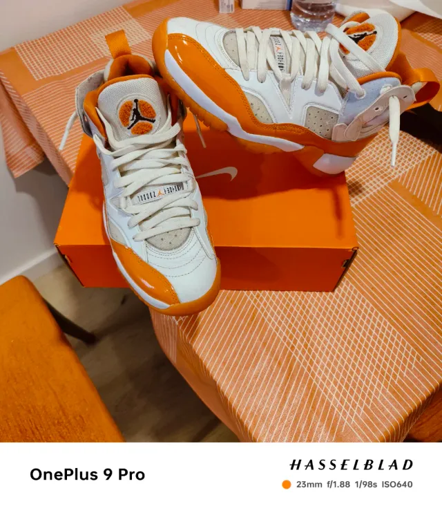 Jordan Jumpman Two Trey Naranja Blanco