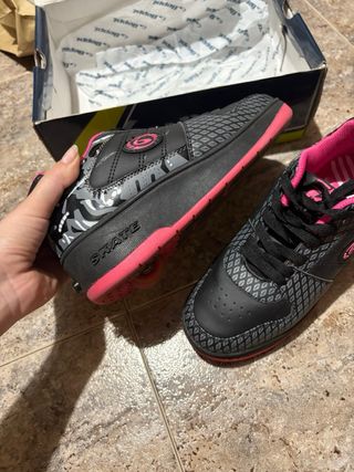 Zapatillas Beppi con ruedas numero 37