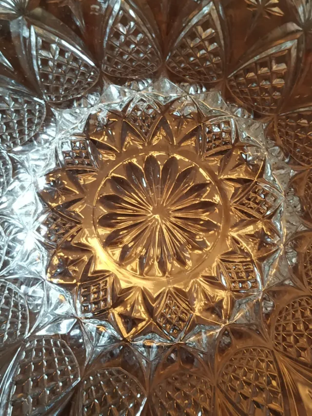 Fuente tallada cristal