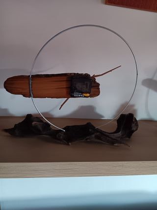 Orologio da tavolo in legno e metallo