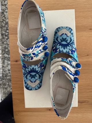 Zapatos fallera siglo XVIII