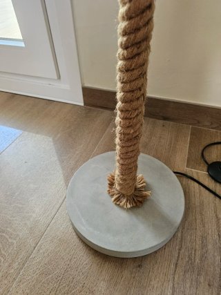 Lámpara  pie cuerda 1,40cm base imitación cemento