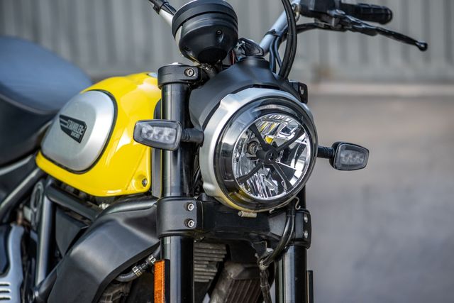 Ducati Scrambler Amarillo