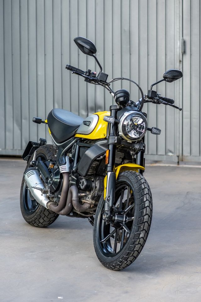 Ducati Scrambler Amarillo