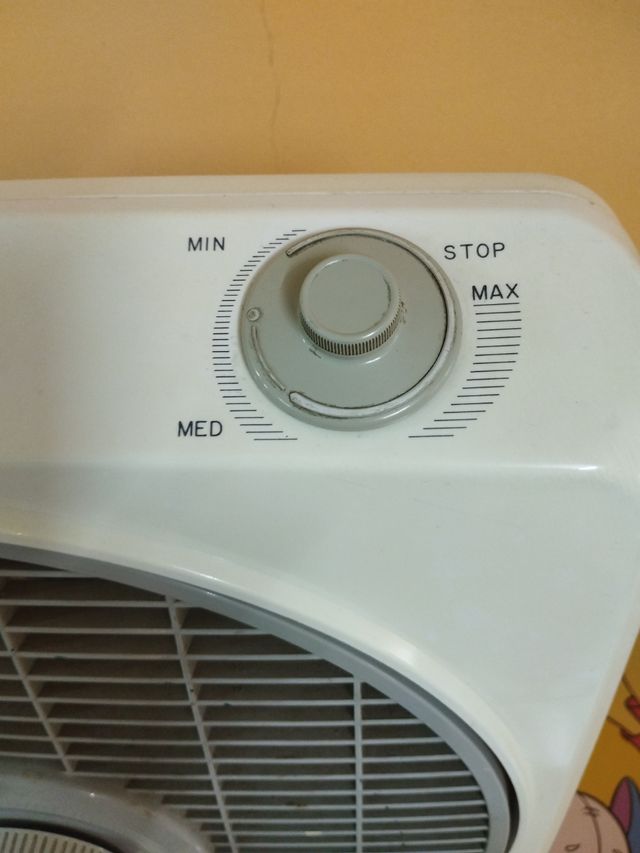 Ventilador Taurus Blanco y Gris