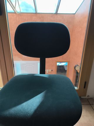 Silla de oficina negra