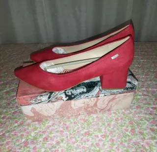 Zapatos de tacón rojos talla 41