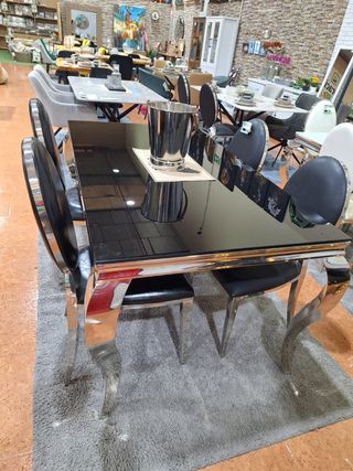 Mesa comedor cristal y 4 sillas modernas