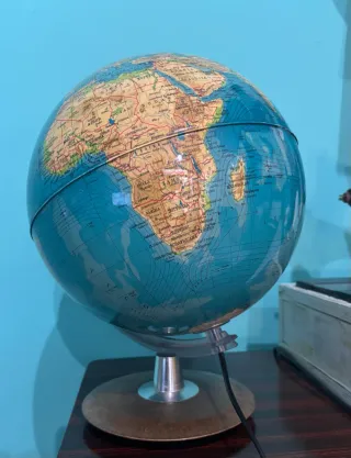 Mappamondo illuminato