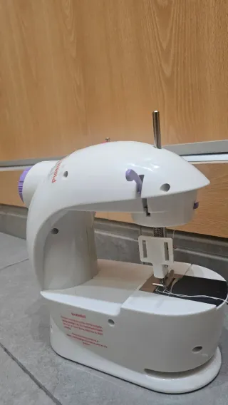 Máquina de coser pequeña
