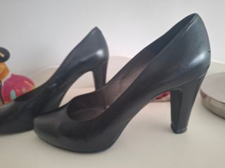 Zapatos de tacón Unisa negros