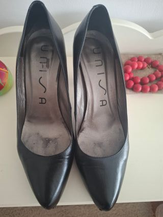 Zapatos de tacón Unisa negros