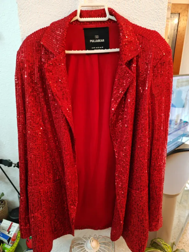 Chaqueta lentejuelas Pull&Bear roja Talla M