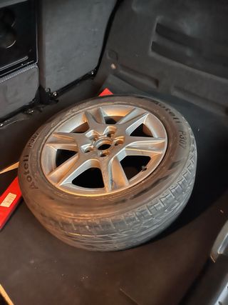 Llanta aluminio 16 SEAT con neumático