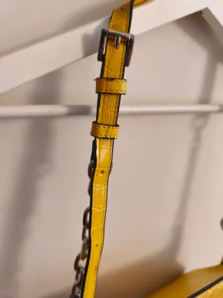 Riñonera Carpisa Piel Cocodrilo Amarilla