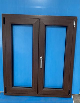 Ventana PVC Abatible color madera oscura