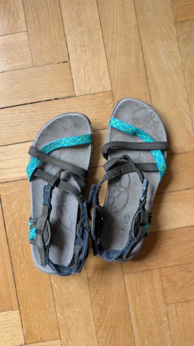 Sandalias Merrell Marrón y Turquesa