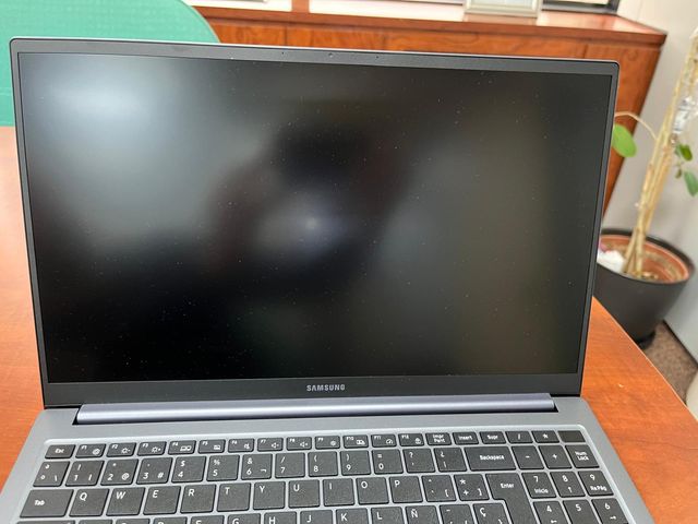 Samsung Galaxy Book4  i7-1355U 16GB 512 SSD 15.6"
