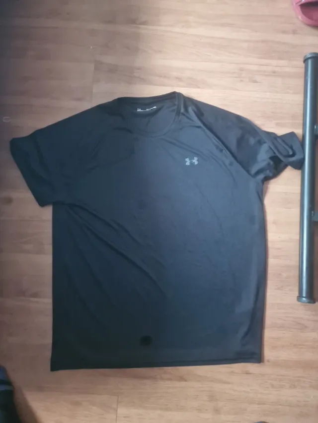 Camiseta Under Armour Negra