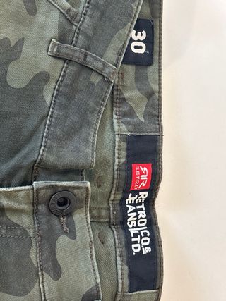 Pantalón Cargo Camuflaje Talla 30
Talla M