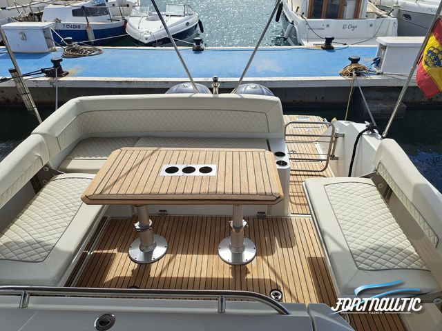 Jeanneau Cap Camarat 10.5 WA