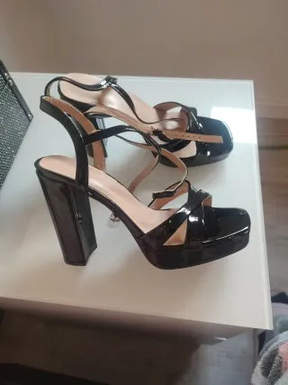 Sandalias tacón plataforma mujer negras brillantes