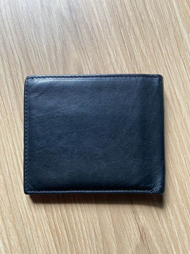 Cartera Billetera Penguin Negra.