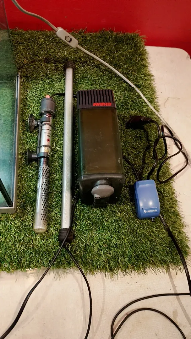 KIT ACUARIO COMPLETO CON ACCESORIOS 2A OPORTUNITAT