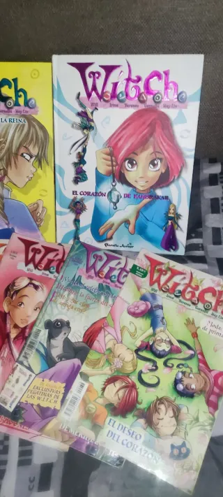 Lote (Witch) 2 libros y 5 revistas