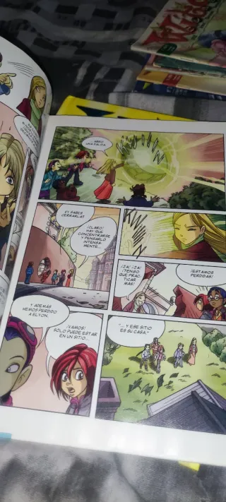 Lote (Witch) 2 libros y 5 revistas