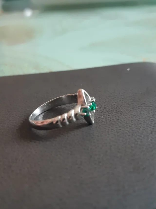 Anillo Plata con Piedras Verdes