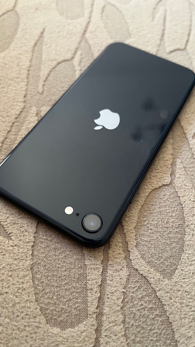 iPhone SE 128 GB