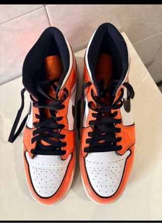 Nike Air Jordan 1 Mid SE Naranja
