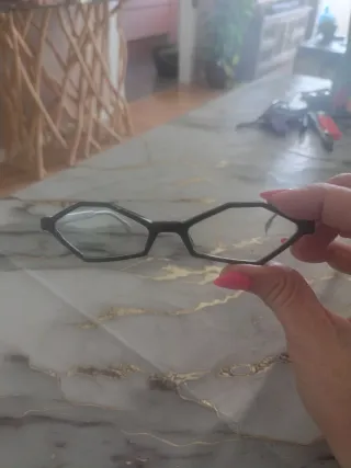 Gafas de diseño geométricas negras y grises