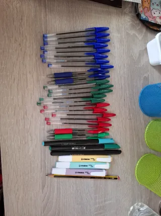 Material escolar variado