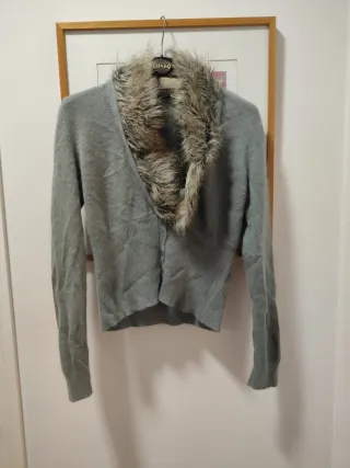 Rebeca con cuello pelo