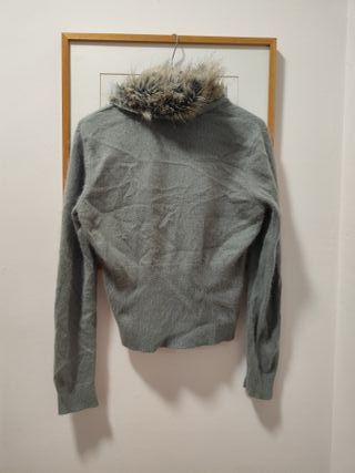 Rebeca con cuello pelo