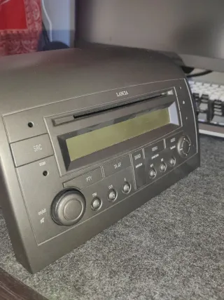 Lancia Ypsilon 2005 radio originale funzionante