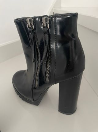 Botines charol tacón plataforma negros