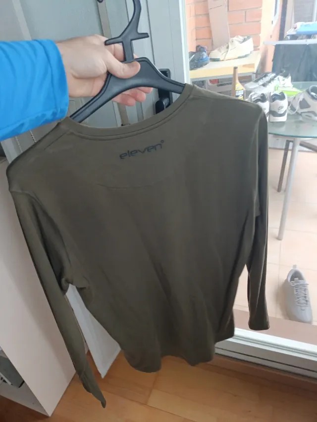 Camiseta 11 Degrees manga larga verde oliva vestir