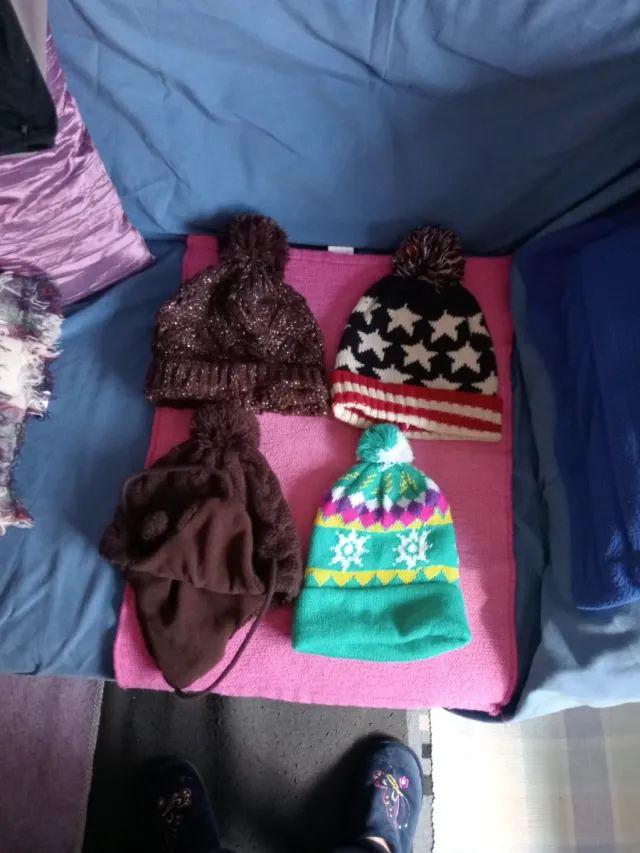 Gorros de lana con pompón