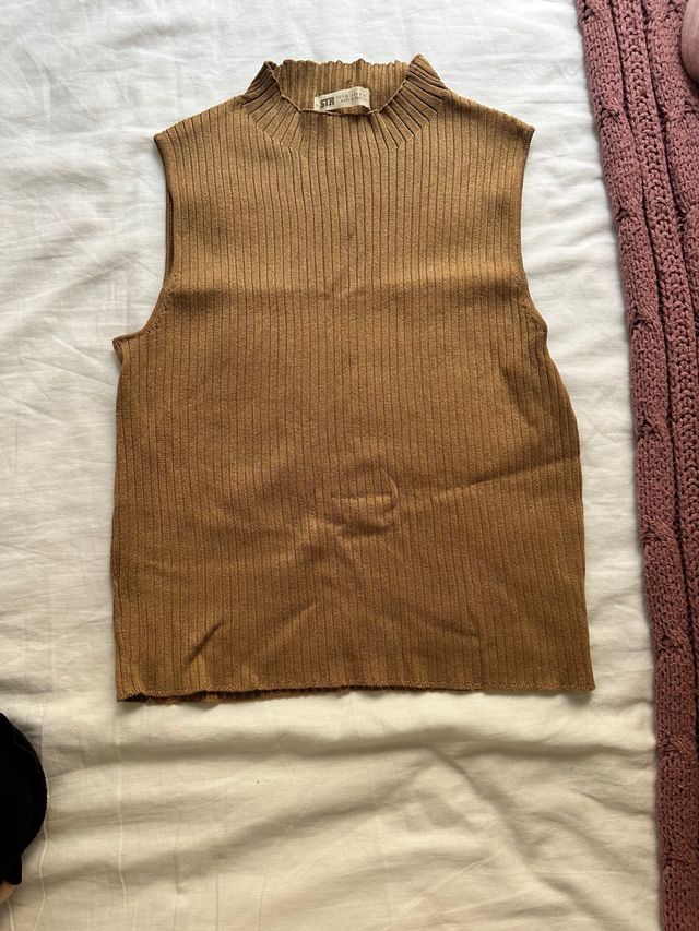 Top de punto STR sin mangas